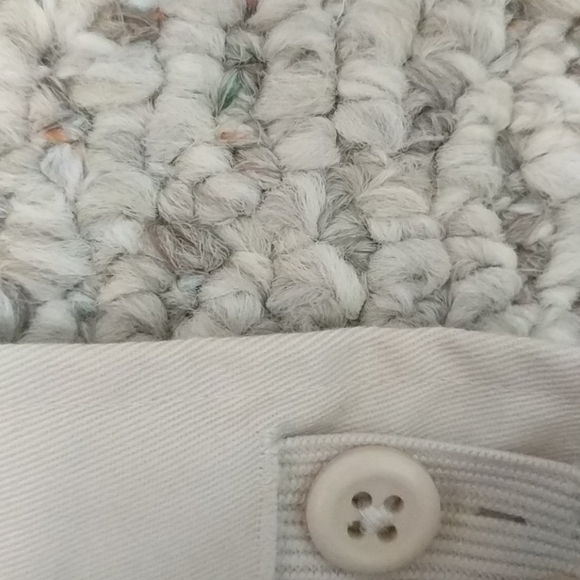 Girls GAP pleated khaki uniform skirt with shorts - Picture 4 of 6